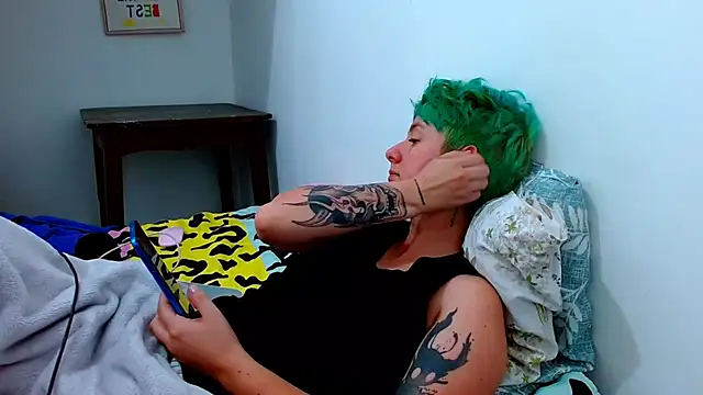 tomboyblue online show from February 8, 8:56 pm