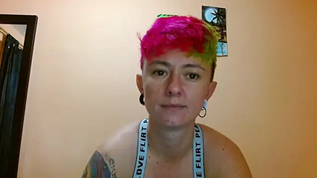 tomboyblue online show from August 4, 6:25 pm