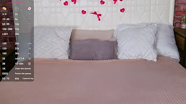 Lisa Adam online show from April 10, 6:03 pm