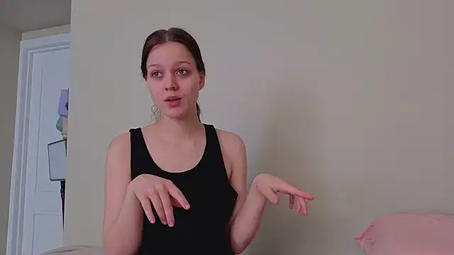 Addelin Moon online show from April 18, 9:56 am