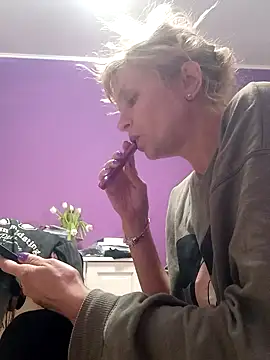 BritneyHudson online show from March 3, 7:25 am