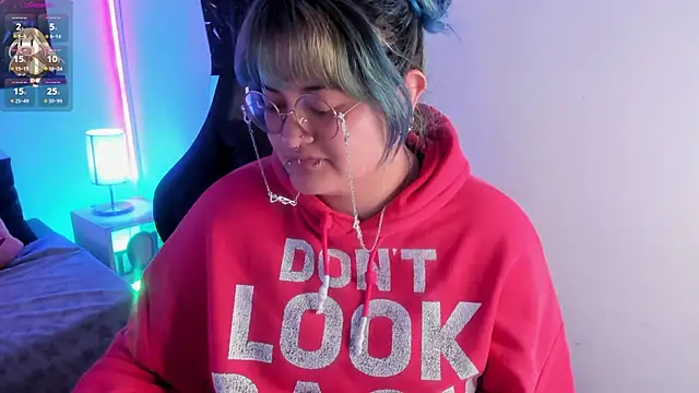 lucky-leah online show from March 20, 4:17 am