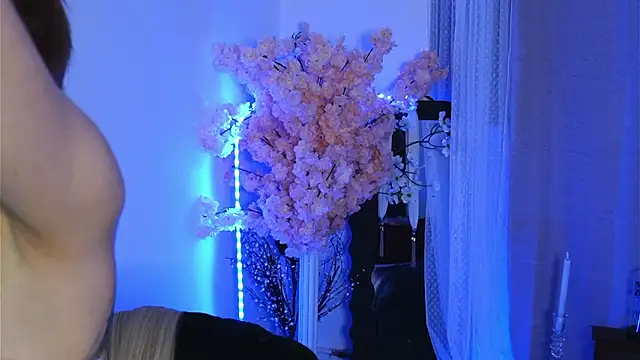 ivyleague  online show from March 29, 5:23 pm