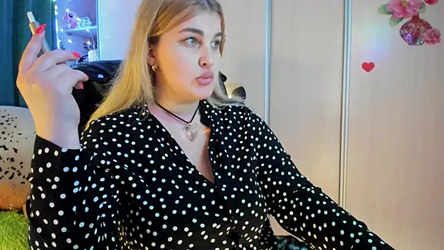 CoraSwon online show from March 6, 5:41 pm