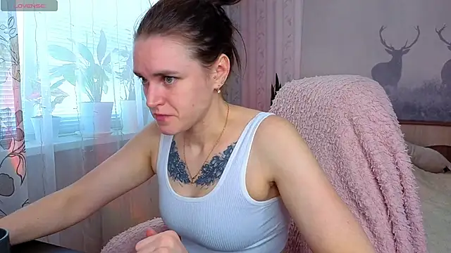 Bella  Swoon online show from May 26, 5:29 am