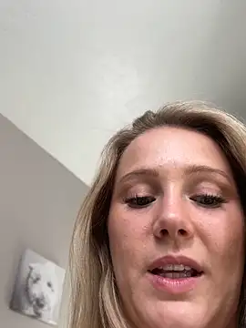 lexi luv online show from March 18, 10:59 pm