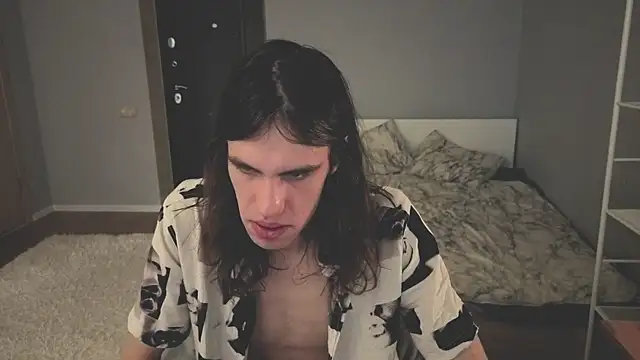 mollymila online show from April 13, 1:23 pm