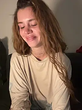 EmiliaCatalina online show from March 23, 11:54 pm