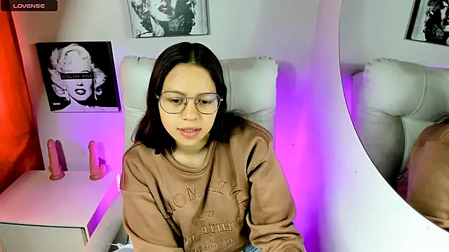 SamanthaRoldaan online show from April 11, 2:54 pm