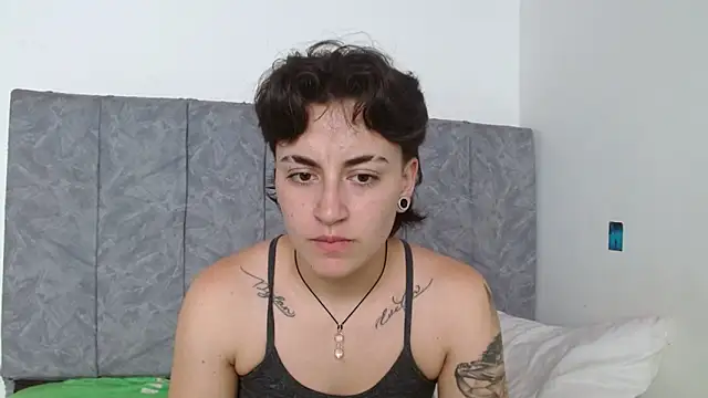 linda 33 online show from November 5, 6:46 pm