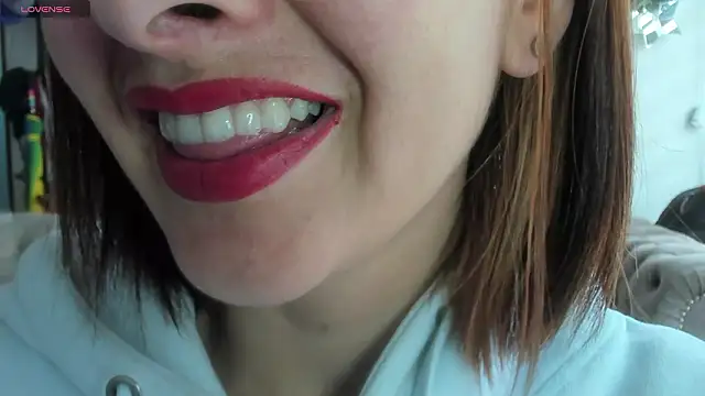 queen fetish online show from March 19, 5:17 pm