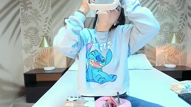 AnneDixie online show from April 19, 3:06 am