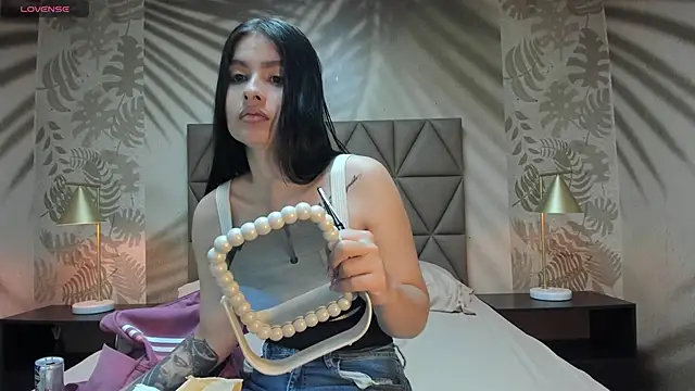 AnneDixie online show from April 3, 3:04 am