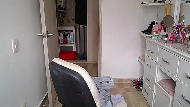 Barbie girl 69 online show from March 18, 9:09 pm