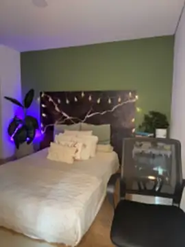 EmaSaenz online show from April 9, 9:53 pm