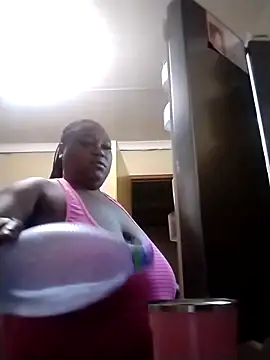 MATUREBUSSTY online show from March 8, 3:32 am