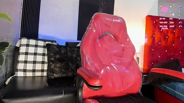 paulinasaeEnz online show from March 6, 1:39 pm