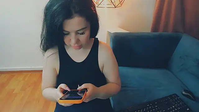 LayaFlow online show from April 3, 7:06 am