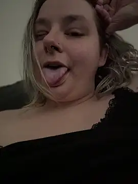 kitten0760 online show from May 20, 11:46 pm