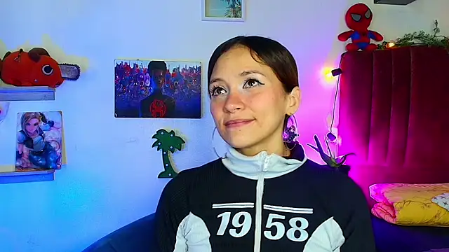 alisson zafiro  online show from March 18, 3:11 am