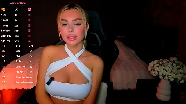 babyleilaa online show from July 6, 8:11 pm