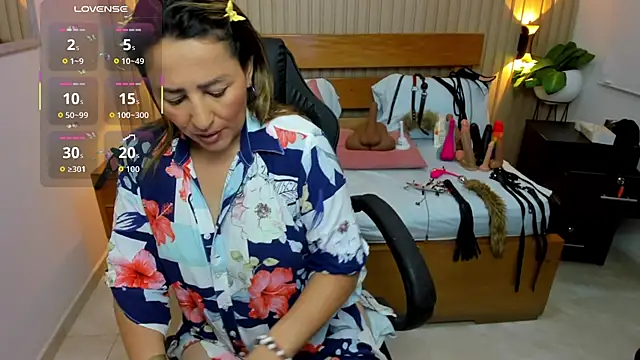 luciana ballesteros  online show from April 1, 1:41 pm