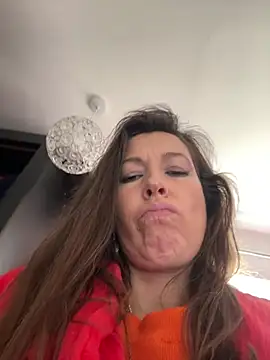 Lwhite1 online show from April 1, 3:31 pm