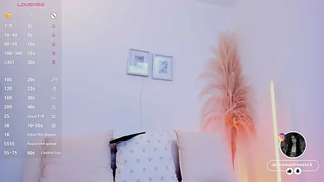 iara martinez online show from January 7, 1:14 pm