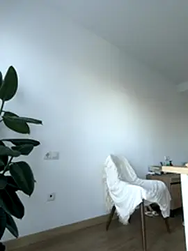 streetdoll online show from November 3, 9:13 am