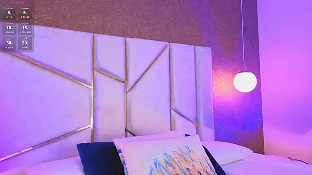 AilishBenson online show from April 11, 7:28 pm