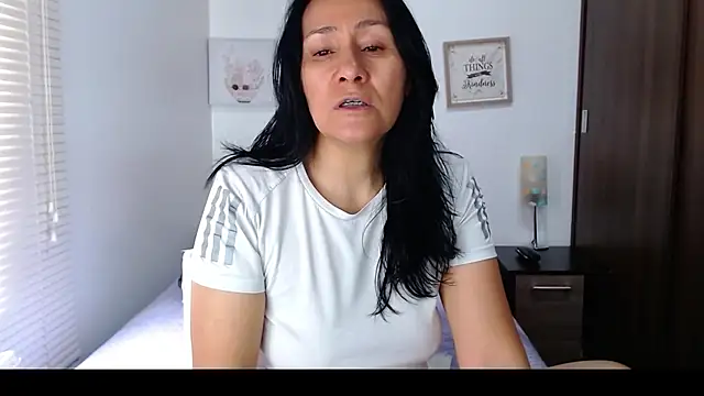 Maira B online show from March 28, 6:07 pm