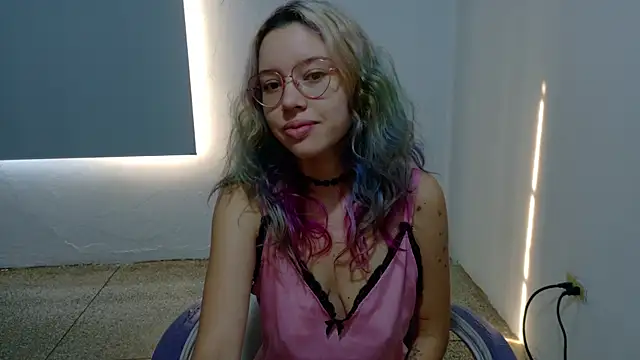 WandaDoll online show from March 29, 12:26 pm