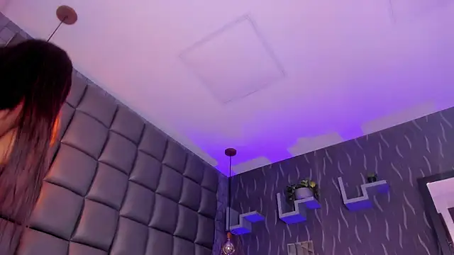 megan woll online show from March 20, 9:09 pm