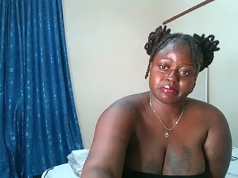 t-QueenSlyy online show from April 18, 8:50 am