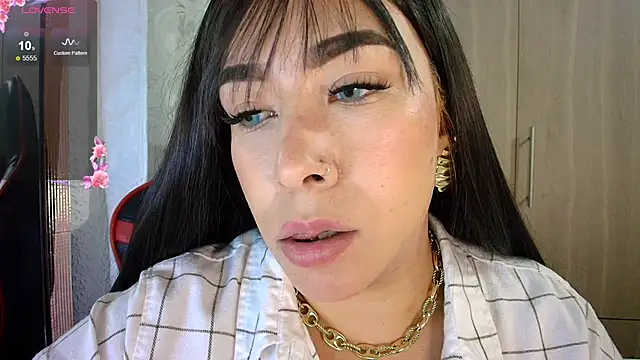 leahtemptation3 online show from May 15, 10:56 pm