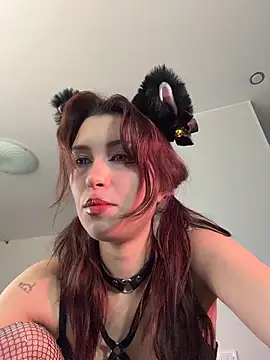 Evangeline Lawrence  online show from February 19, 6:18 pm