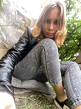 Anita-Smith online show from May 18, 1:50 pm
