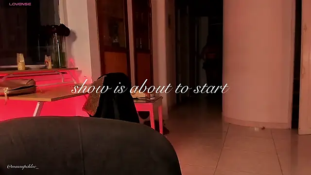 misschloe   online show from April 21, 1:20 am