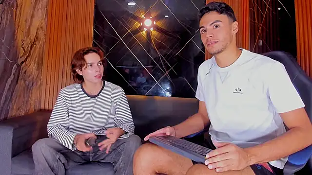 liam genner  online show from December 13, 8:15 pm