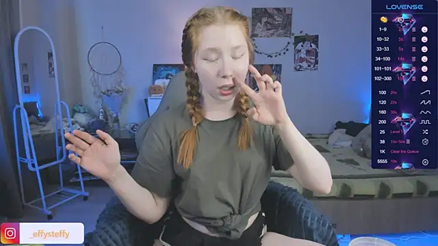 CallMeEffy1 online show from March 26, 1:13 pm