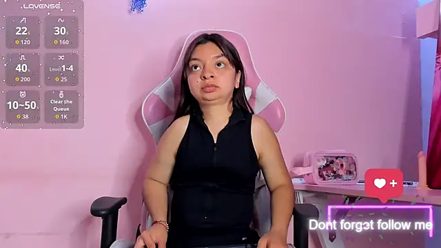 CharlotteMuller online show from March 28, 8:08 pm