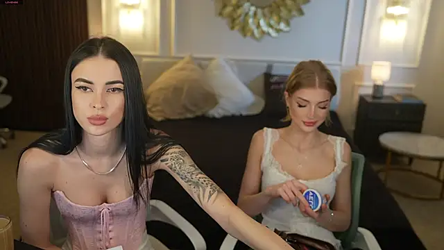 Tina Breeze online show from April 10, 10:10 am