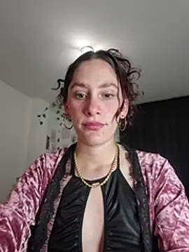 IsaBaileys  online show from June 5, 2:48 am