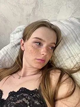 lovelly molly online show from May 18, 5:52 pm