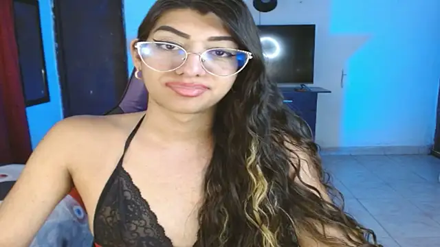 engielphoenis14 online show from April 14, 11:49 pm