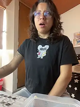 karlamorris  online show from March 4, 1:28 pm