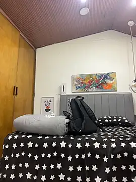 karlamorris  online show from April 6, 1:12 pm