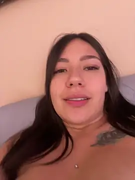 Latina vanessa online show from April 28, 3:00 am