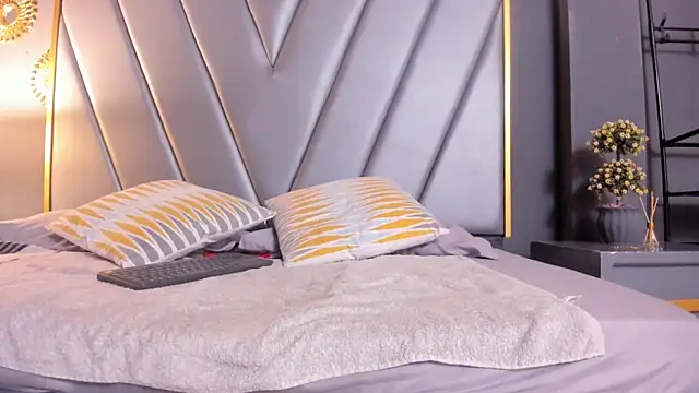 BrendaAdams  online show from March 28, 10:48 am