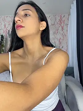 UrNewFantasy online show from May 7, 1:37 pm